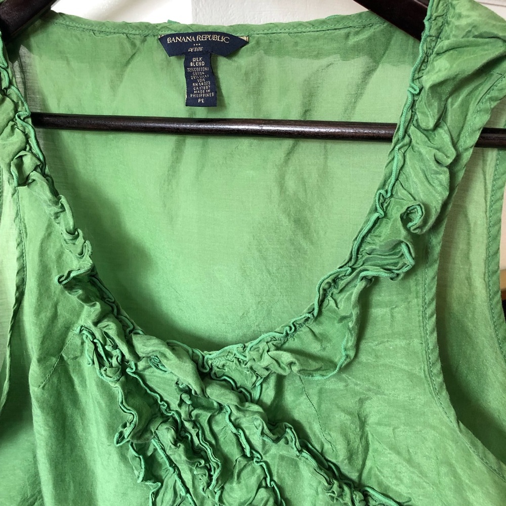 Banana Republic Silk/Cotton Tank with ruffle. Size Petite Large. Gently used.